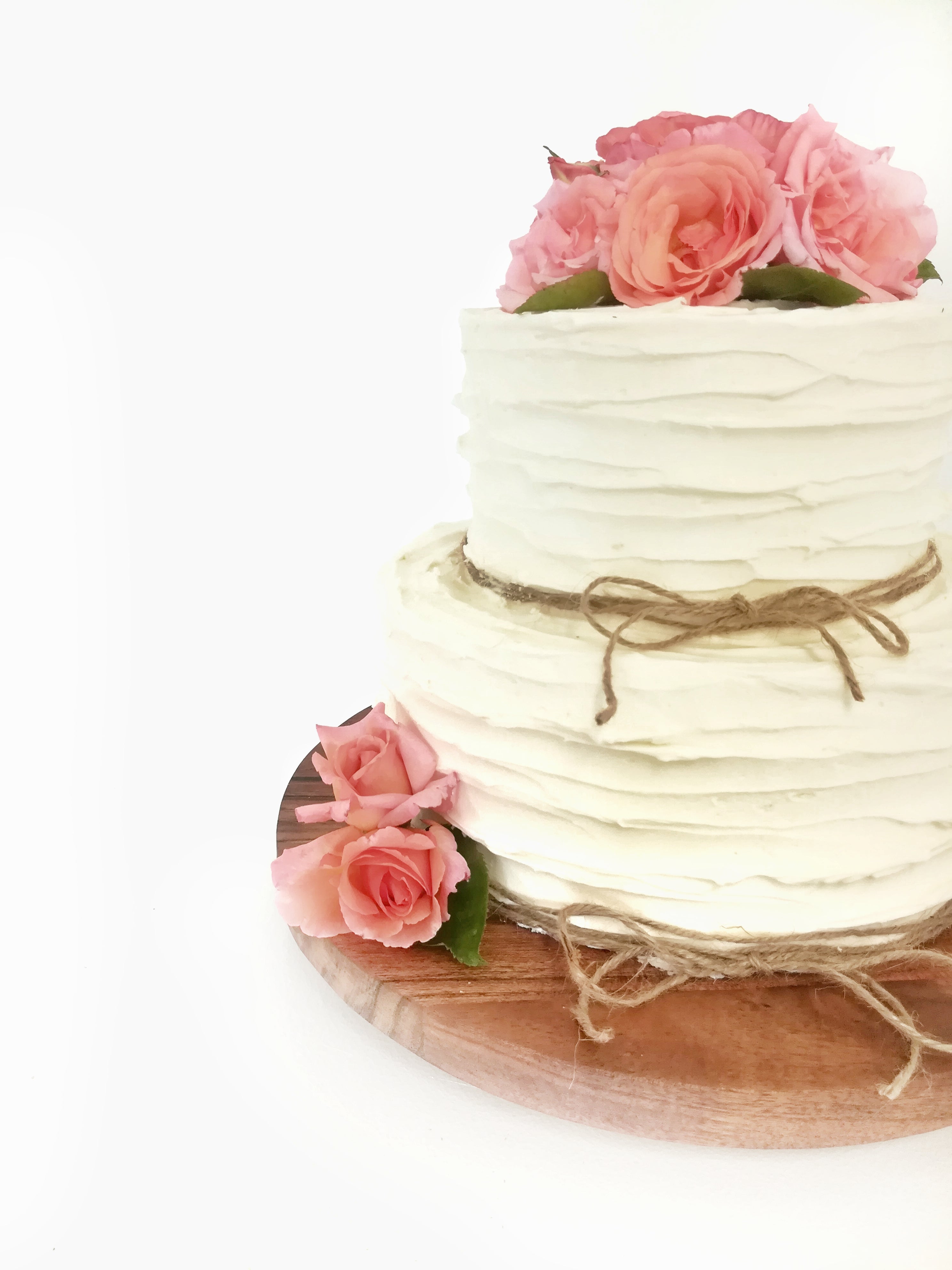 Simply Rustic Beauty for Your Wedding Cake.